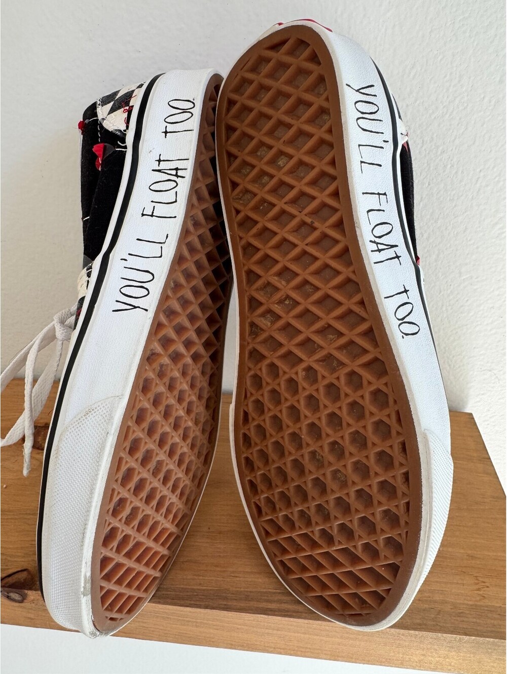 Vans "IT" Pennywise You'll Float Too Sneaker Collab Womens 6 Mens 4.5 - Picture 9 of 9